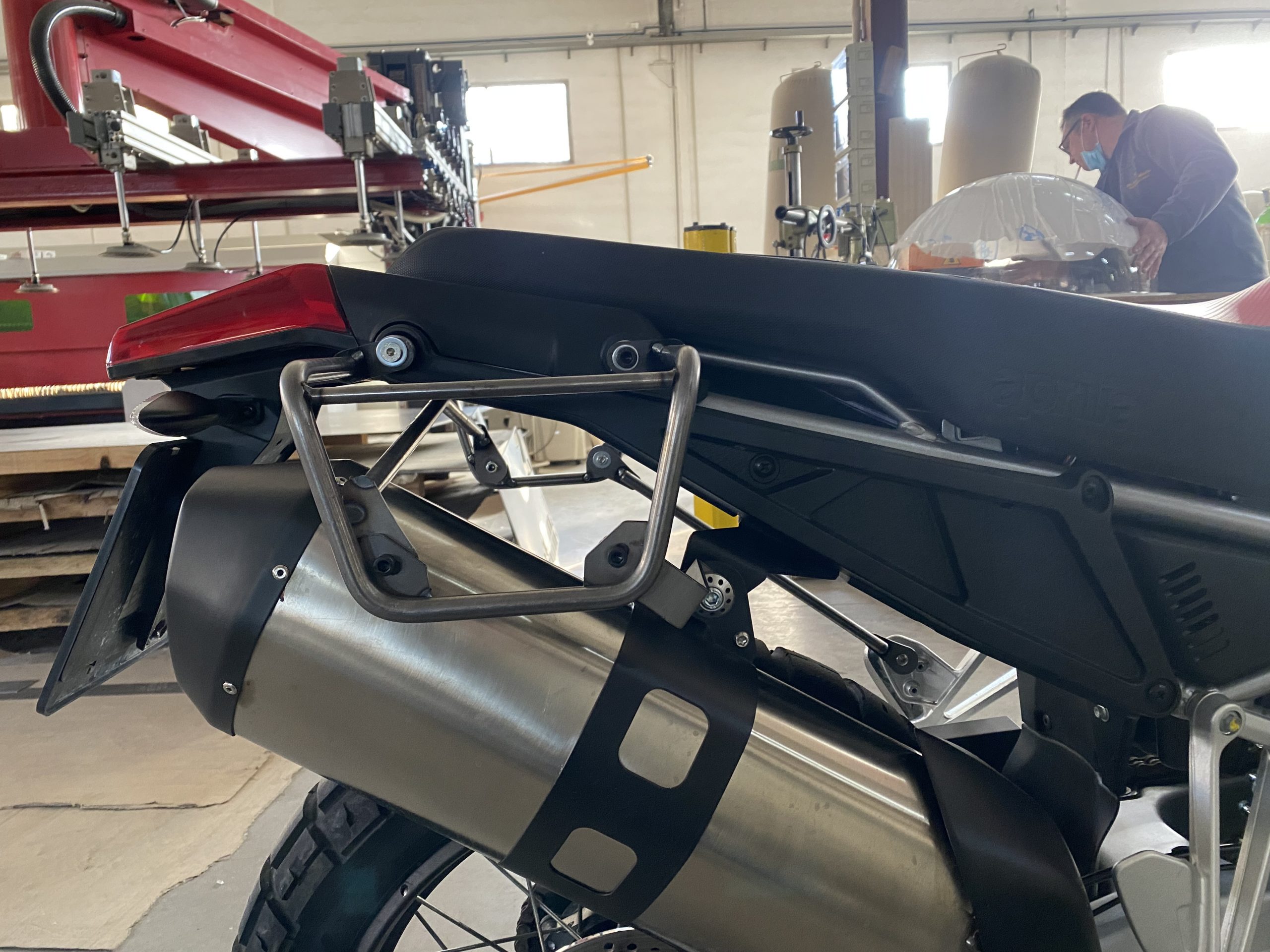 Saddlebag racks Aprilia Tuareg 660 satin black La Poderosa Goods