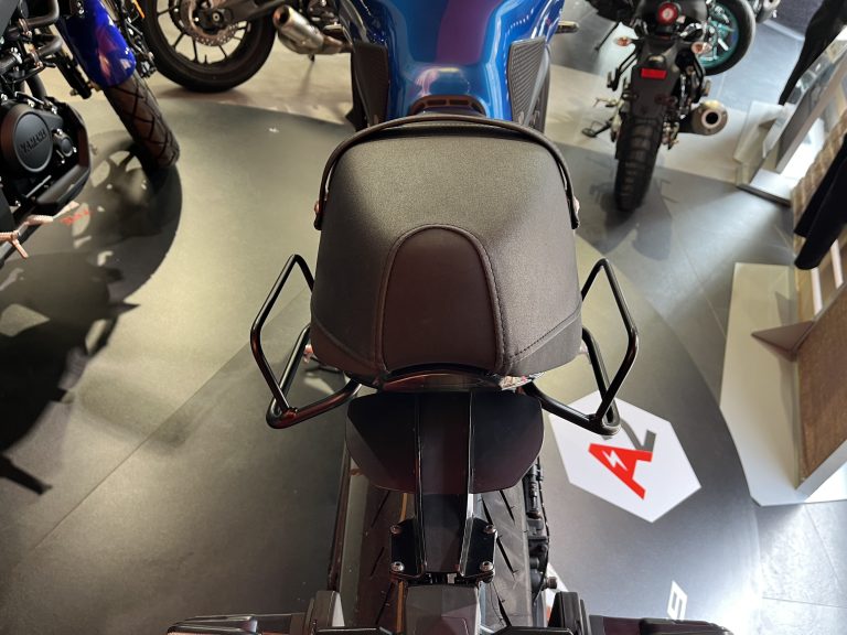 Saddlebag support Yamaha XSR900 2022 satin black - La Poderosa Goods ...