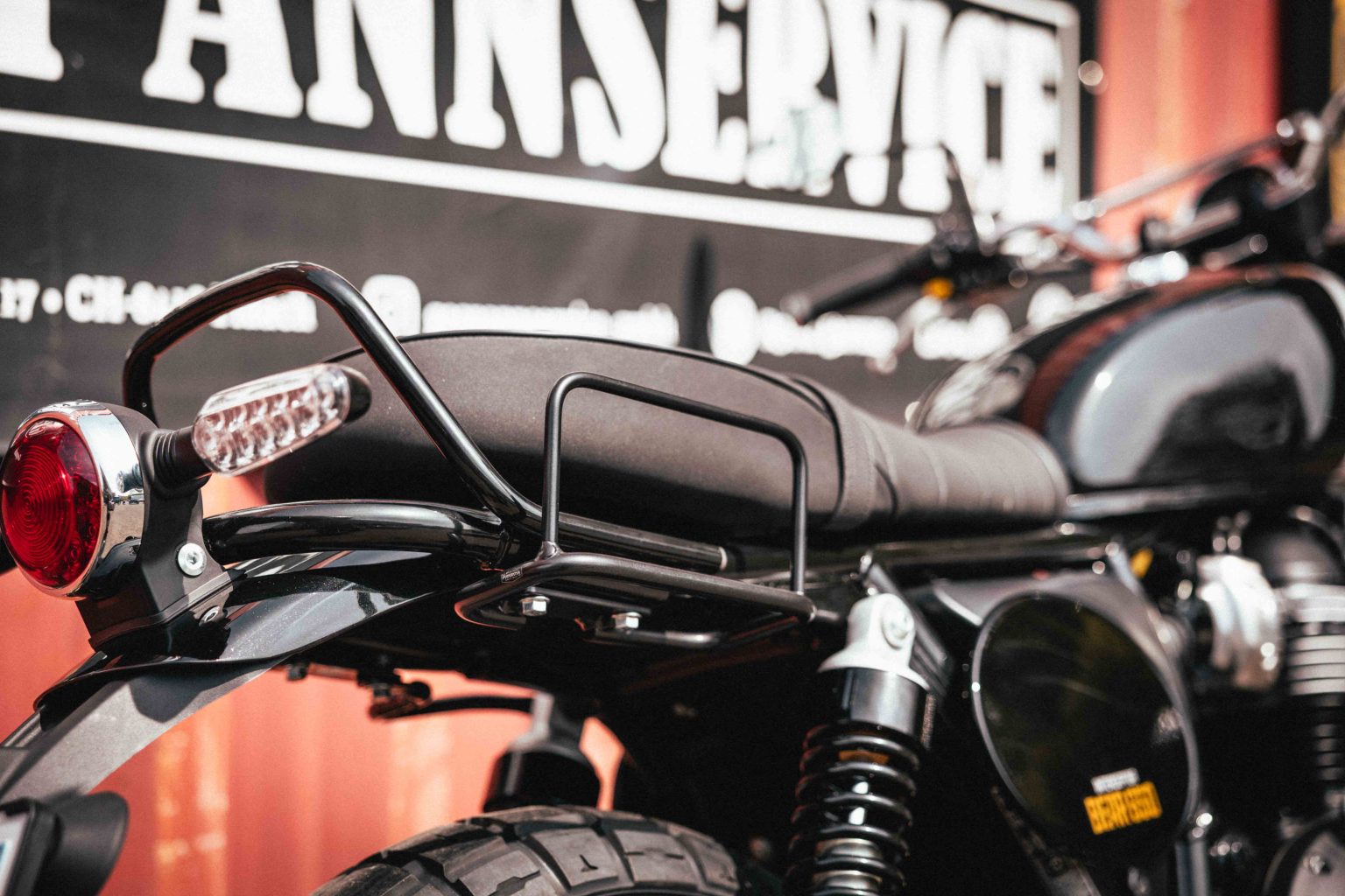 Saddlebag racks ( both sides) Royal Enfield Bear 650 Satin black solo ...